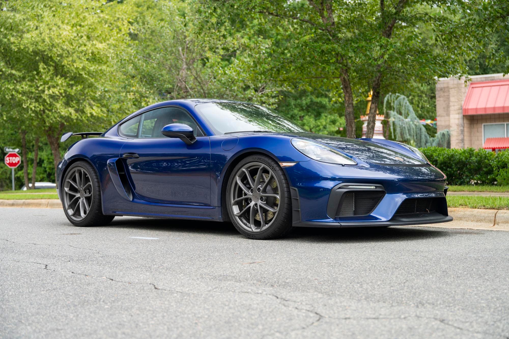 2021 Porsche GT4