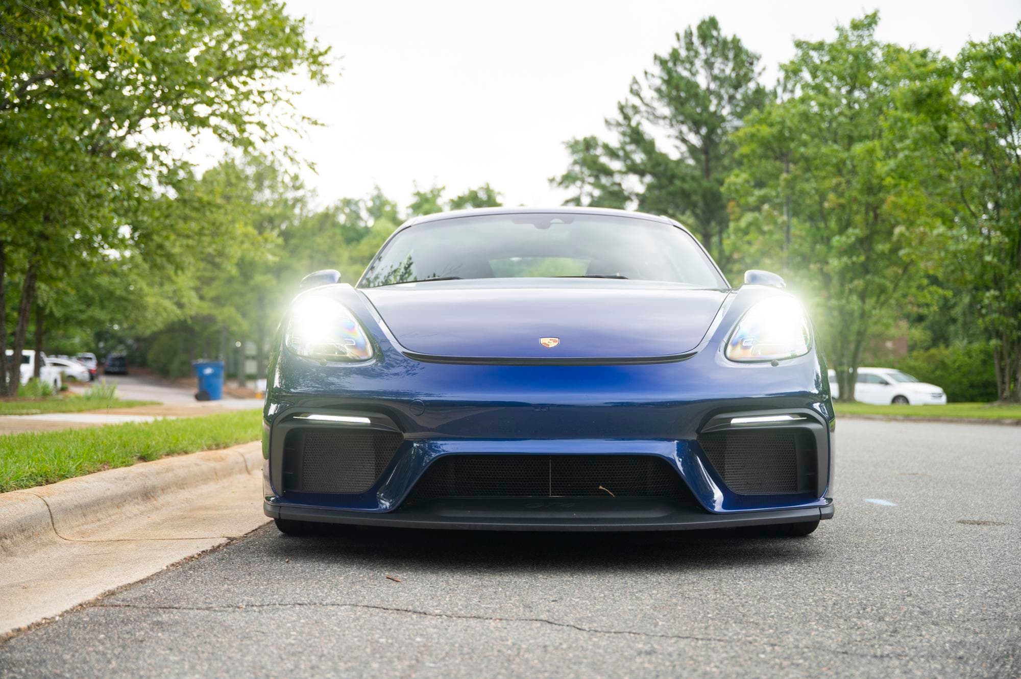 2021 Porsche GT4